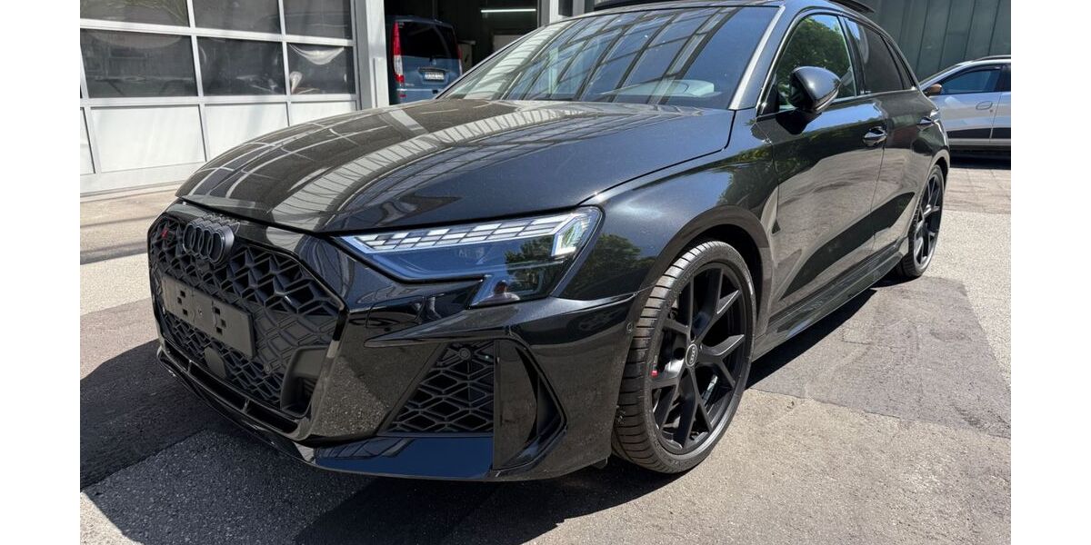 Audi RS3 3.900 km 59.900 &euro; Plön 24306
