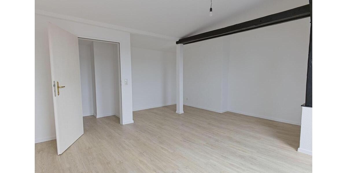 Dachgeschoßwohnung Kiel Südfriedhof - 3 Zimmer, 70 m&sup2;, 960&euro; | Angebot:26386758
