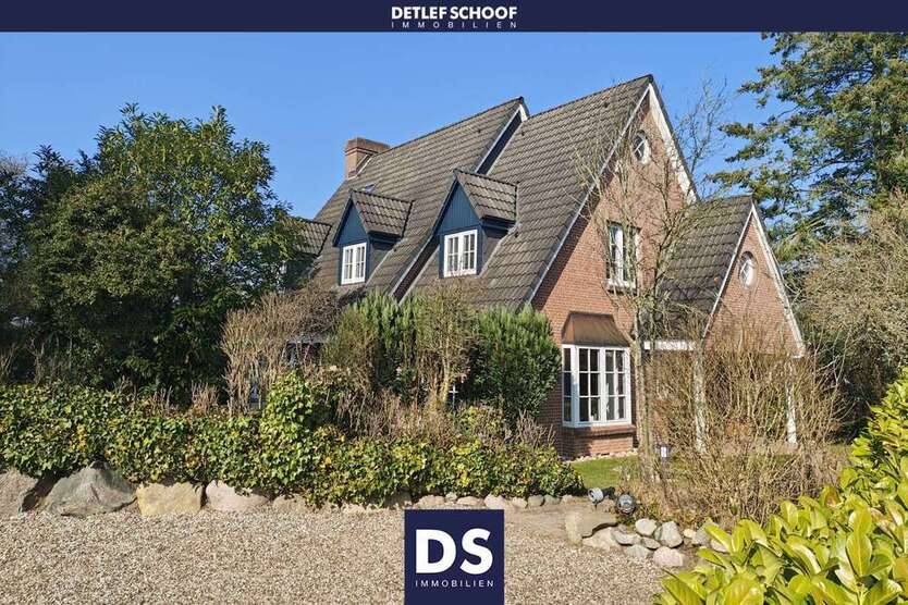 Haus zum Kaufen in Schwentinental-Klausdorf 798.000 € 215 m²