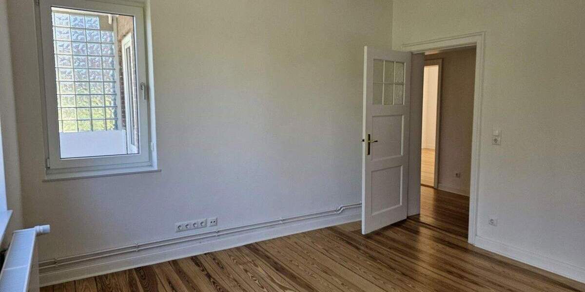 schöne, modernisierte 3 Zimmer Altbauwohnung mit Balkon 3 zimmer