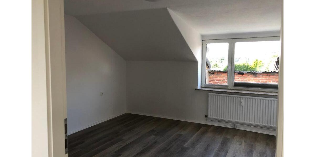 Dachgeschoßwohnung Osterrönfeld - 3 Zimmer, 79 m&sup2;, 630&euro; | Angebot:26415355