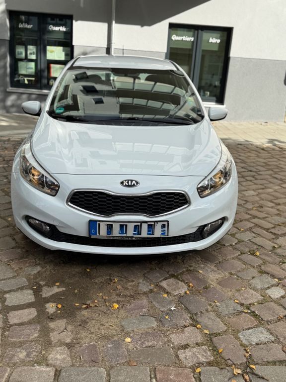Kia ceed / Ceed 83.000 km 7.500 € Kiel 24106