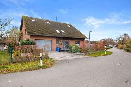 Haus Bornhöved - 11 Zimmer, 396 m&sup2;, 599.000&euro; | Angebot:23831976