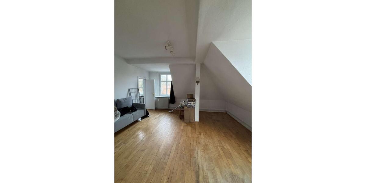 Gemütliche 2-Zimmer-Dachgeschosswohnung im Carl-Loewe-Weg in Kiel 2 zimmer