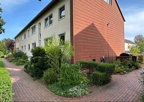 Gut vermietete 1,5-Zimmer-DG-Wohnung mit Garage in Kiel-Wellsee zimmer