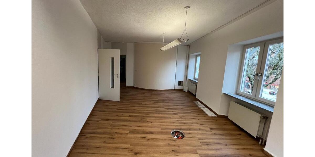 Eckernförde-Innenstadt: Ehemaliges Bankgebäude als z.B. Büro 344 m² gewerbliche Fläche zu vermieten. zimmer