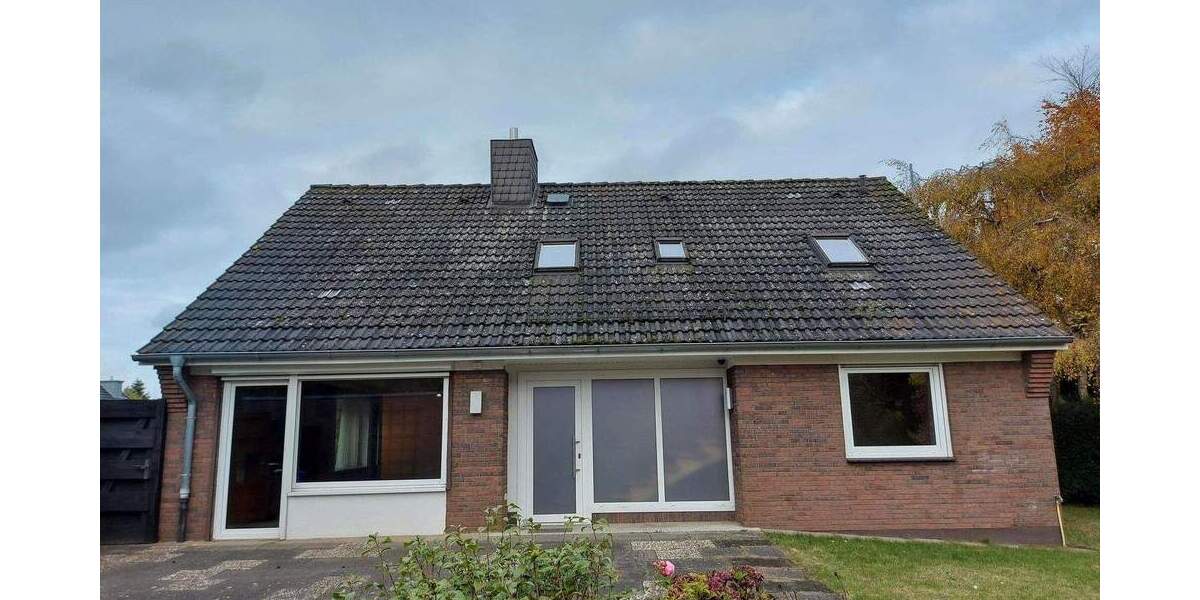 Geräumiges Einfamilienhaus mit Vollkeller, Garten und Doppelgarage auf großem Grundstück 3 zimmer