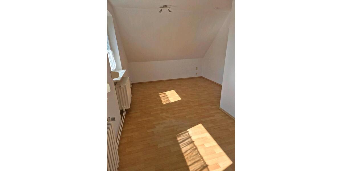Dachgeschoßwohnung Kiel Friedrichsort - 2.5 Zimmer, 50 m&sup2;, 780&euro; | Angebot:26281761