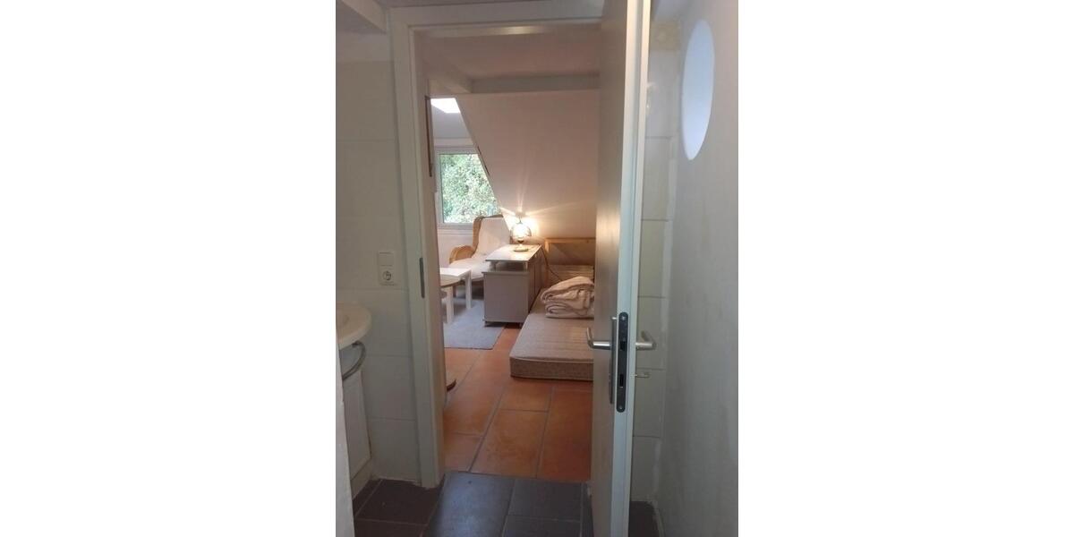 Etagenwohnung Kiel Schreventeich - 2 Zimmer, 125 m&sup2;, 650&euro; | Angebot:26042103