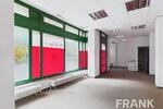 Große Ladenfläche mit breiter Fensterfront zimmer