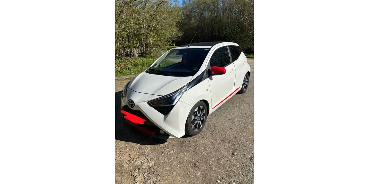 Toyota Aygo (X) 58.000 km 9.950 &euro; Kiel 24106