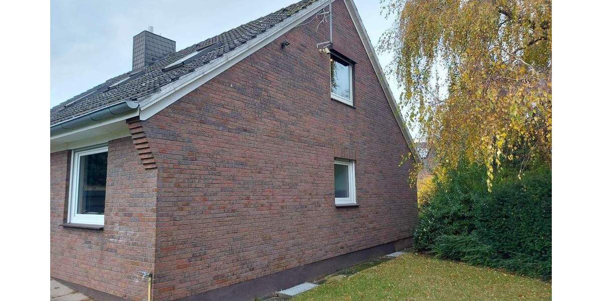 Geräumiges Einfamilienhaus mit Vollkeller, Garten und Doppelgarage auf großem Grundstück 3 zimmer