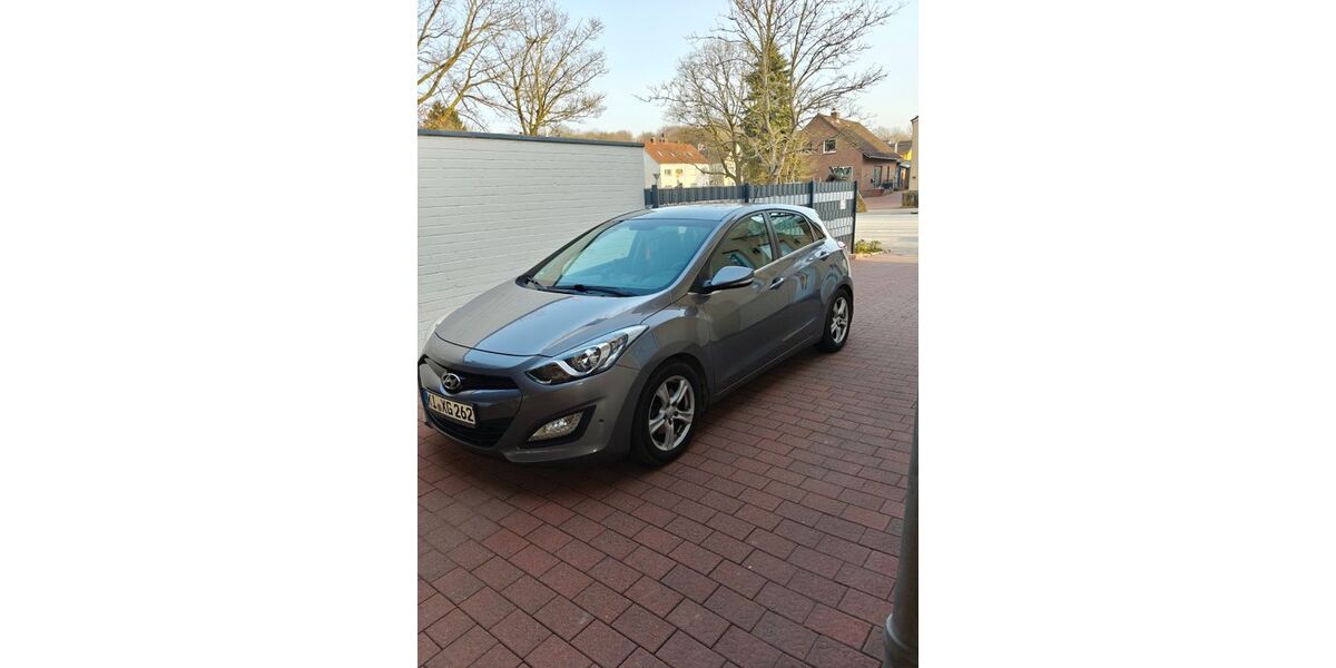 Hyundai i30 178.000 km 5.200 &euro; Kiel 24148