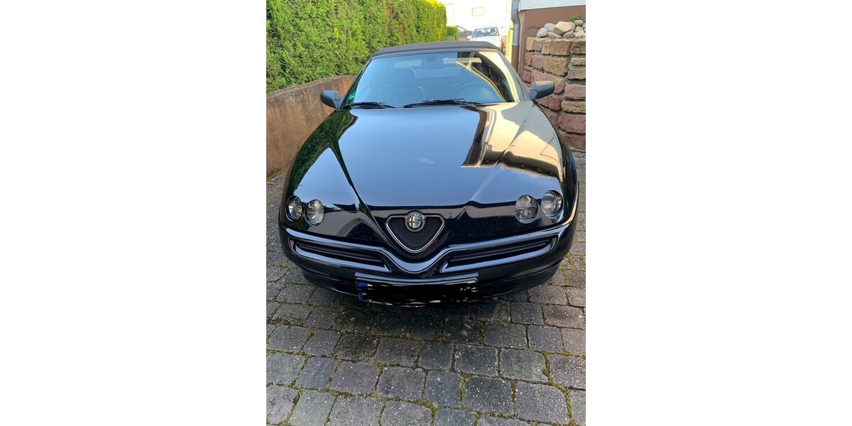 Alfa Romeo Alfa Spider 216.000 km 7.900 € Landau 