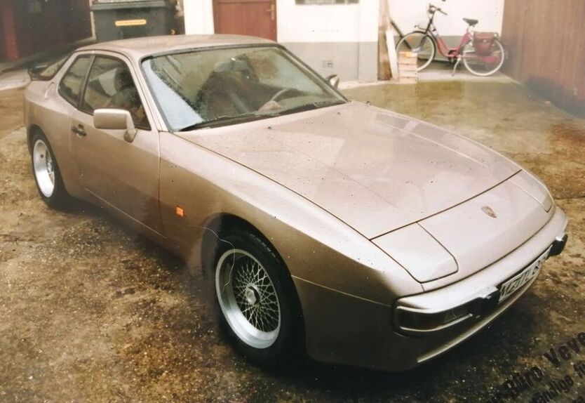 944