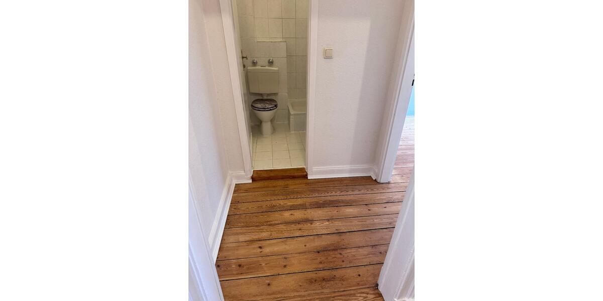 2 Zi Whg,Ravensberg Balkon Terrasse Holzboden EBK, Waschmasch Ceranherd 2 zimmer