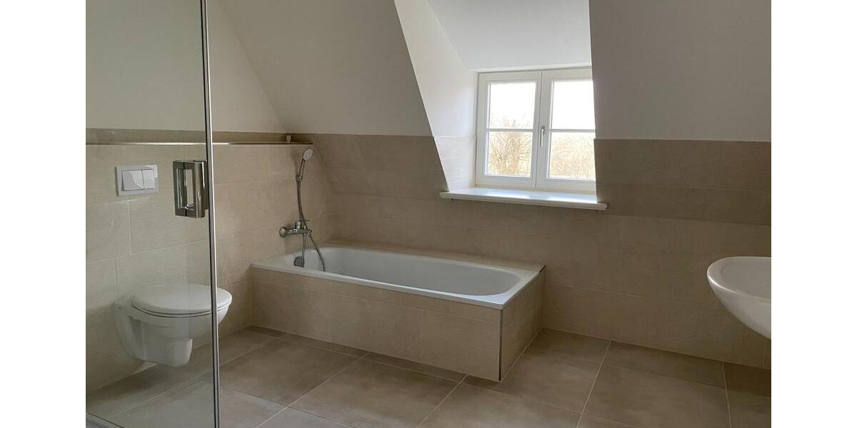 Doppelhaushälfte Osterrönfeld - 4 Zimmer, 150 m&sup2;, 1.850&euro; | Angebot:24803354