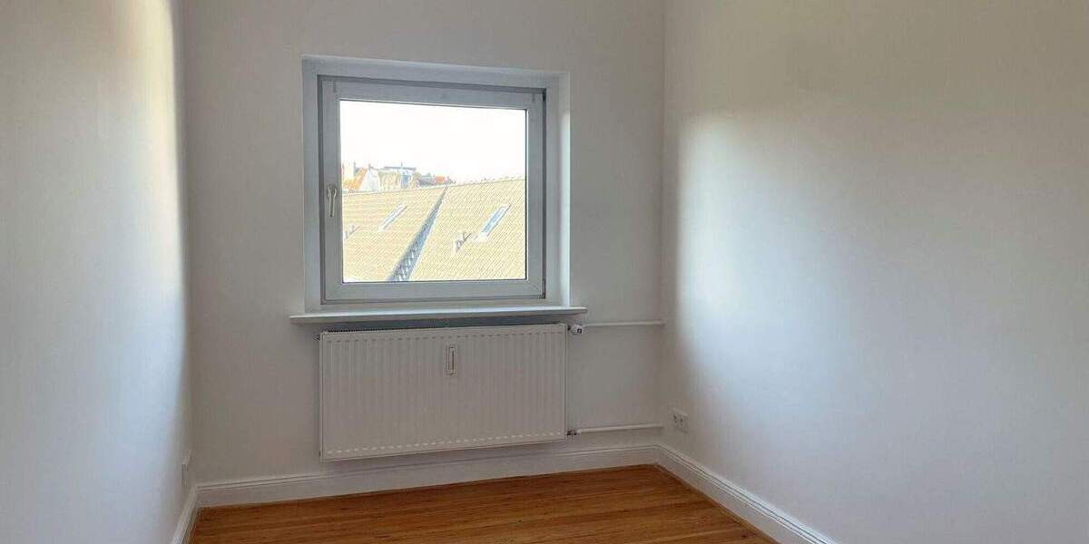 Etagenwohnung Kiel Blücherplatz - 4 Zimmer, 99 m&sup2;, 1.783&euro; | Angebot:25139433