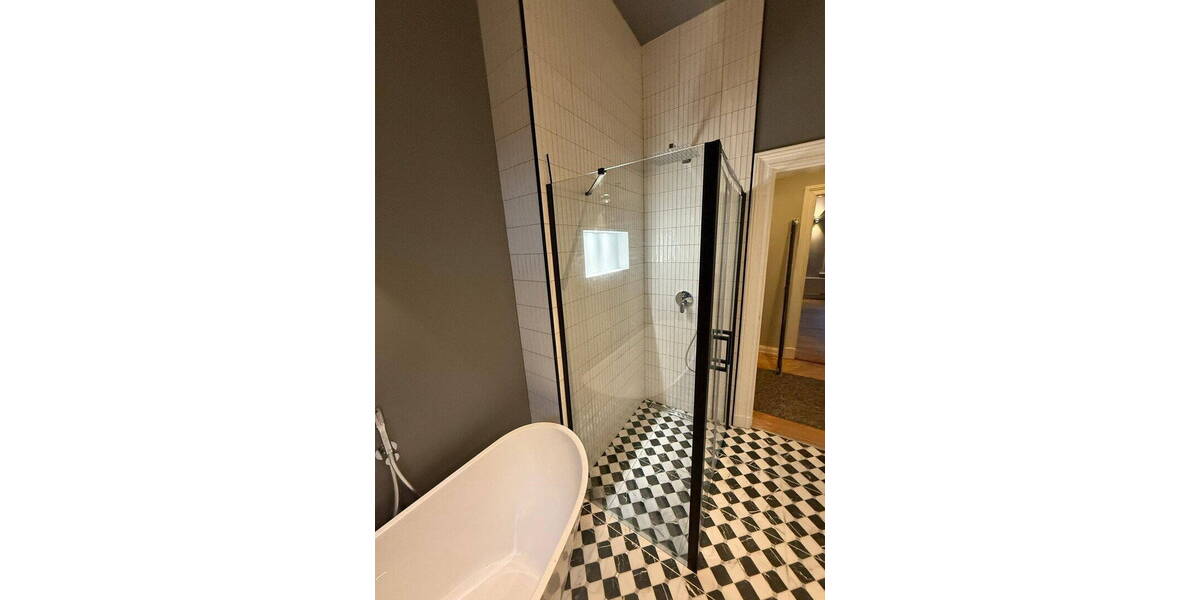 Etagenwohnung Kiel Wik - 2 Zimmer, 77 m&sup2;, 1.600&euro; | Angebot:26740611