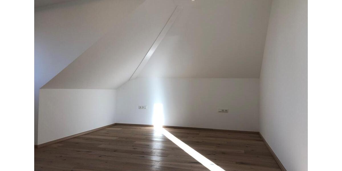 Dachgeschoßwohnung Plön - 2 Zimmer, 86 m&sup2;, 1.060&euro; | Angebot:26252333