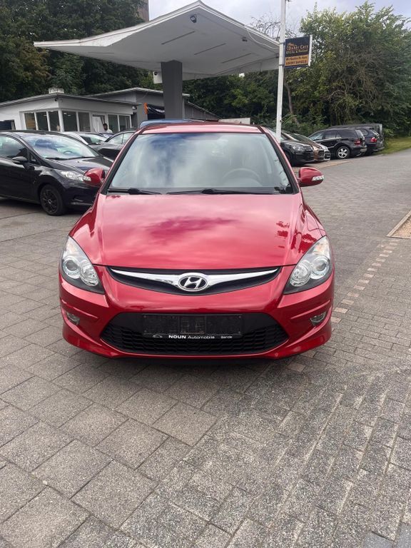 i30