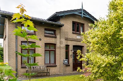 HISTORISCHES WOHNENSEMBLE MIT KUTSCHERHAUS 5 zimmer