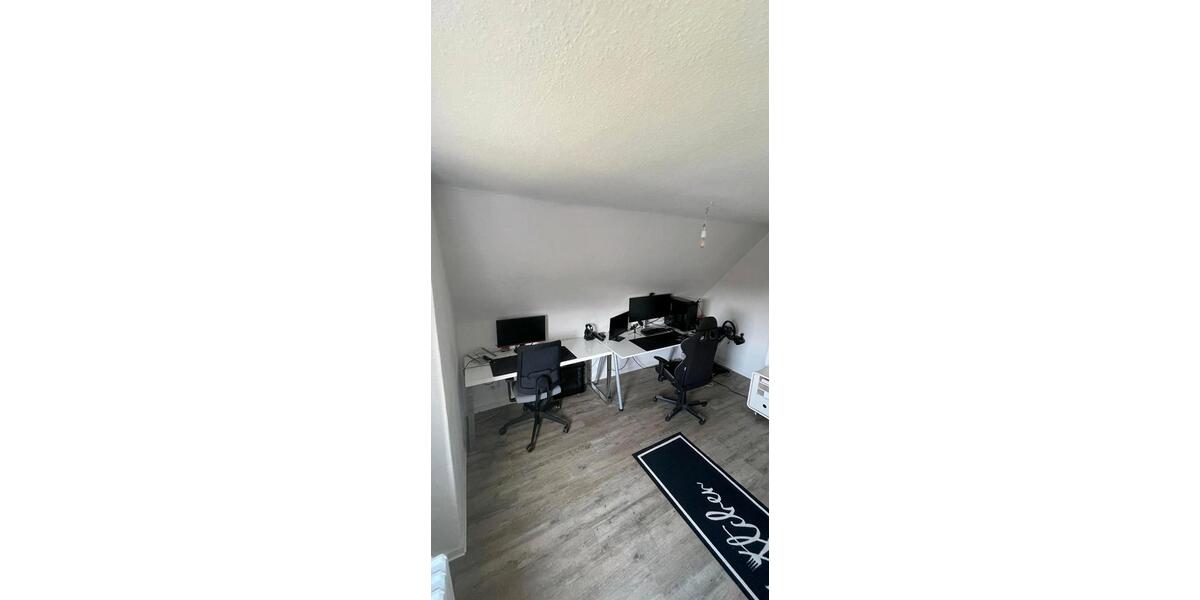 Dachgeschoßwohnung Kiel Friedrichsort - 3.5 Zimmer, 72 m&sup2;, 620&euro; | Angebot:26546957