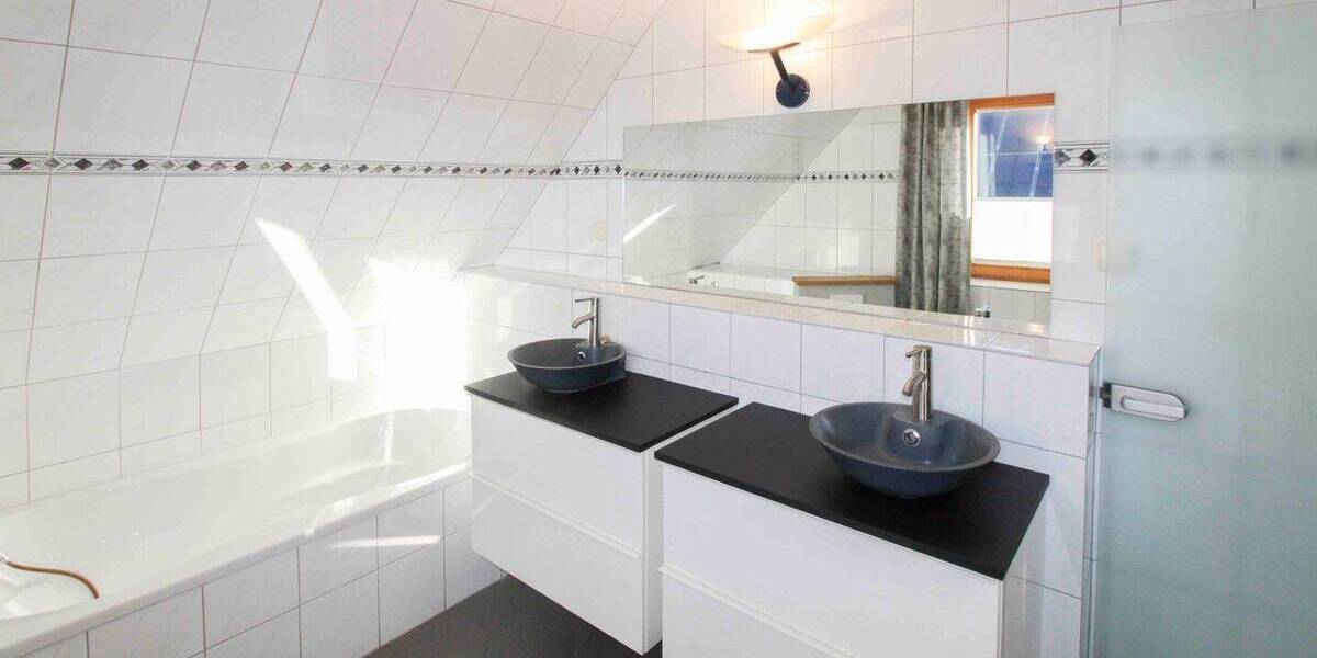 Doppelhaushälfte Strande - 4 Zimmer, 106 m&sup2;, 690.000&euro; | Angebot:26790590