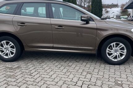 Volvo XC60 147.000 km 16.250 &euro; Kiel 24113