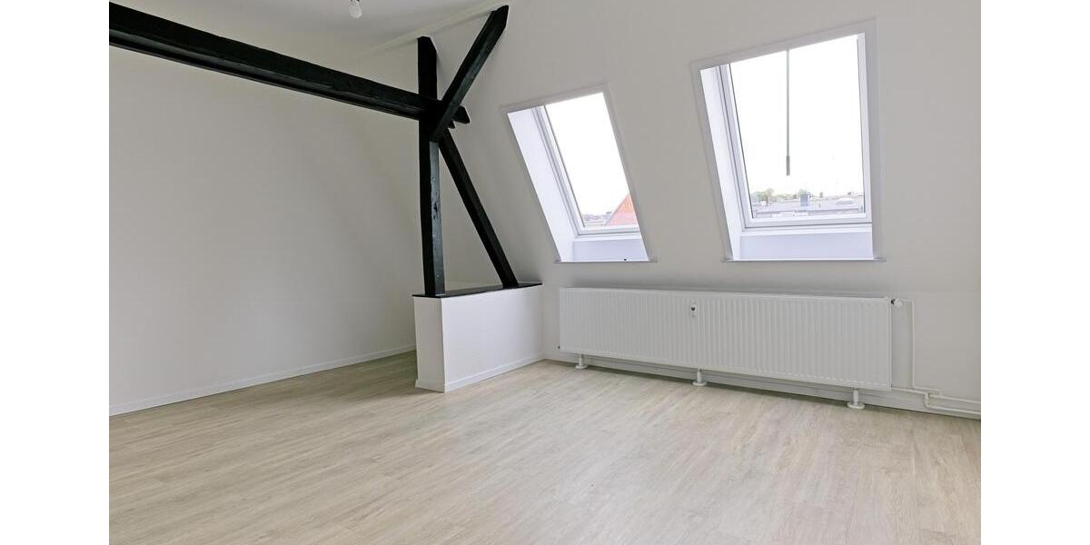 Dachgeschoßwohnung Kiel Südfriedhof - 3 Zimmer, 70 m&sup2;, 960&euro; | Angebot:26386758