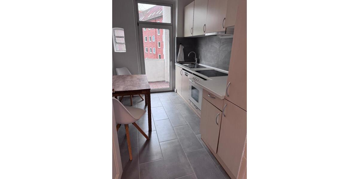 2 Zi Whg,Ravensberg Balkon Terrasse Holzboden EBK, Waschmasch Ceranherd 2 zimmer