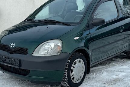 Toyota Yaris 101.907 km 990 &euro; Neumünster 24536