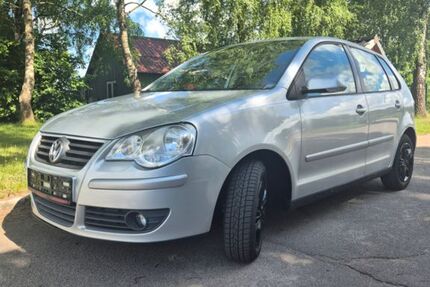 VW Polo 141.094 km 1.999 &euro; Neumünster 24537