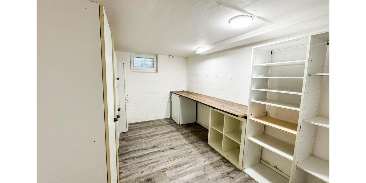 Erdgeschosswohnung in ruhigem Zweifamilienhaus mit überdachter Terrasse & Carport 4 zimmer