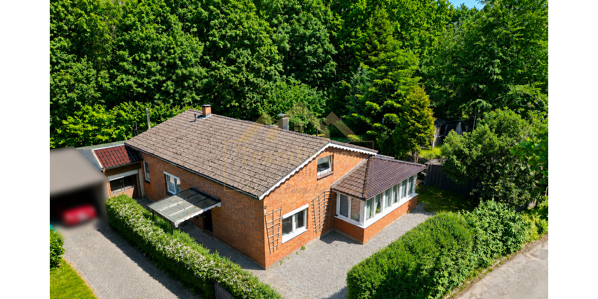 Ein Haus, viele Möglichkeiten: Wohnen, Vermieten oder Generationen vereinen - Einfamilienhaus Neumünster | Angebot:26905314