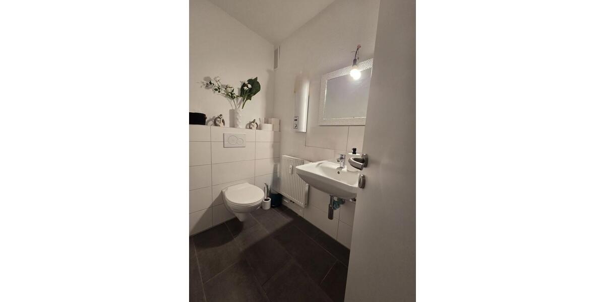 Attraktive 4-Zimmer Stadtwohnung - vis-á-vis der Nikolaikirche 4 zimmer