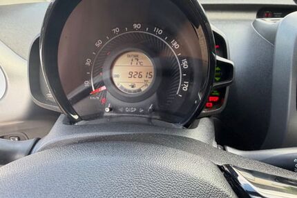 Toyota Aygo (X) 92.000 km 8.499 &euro; Kiel 24145