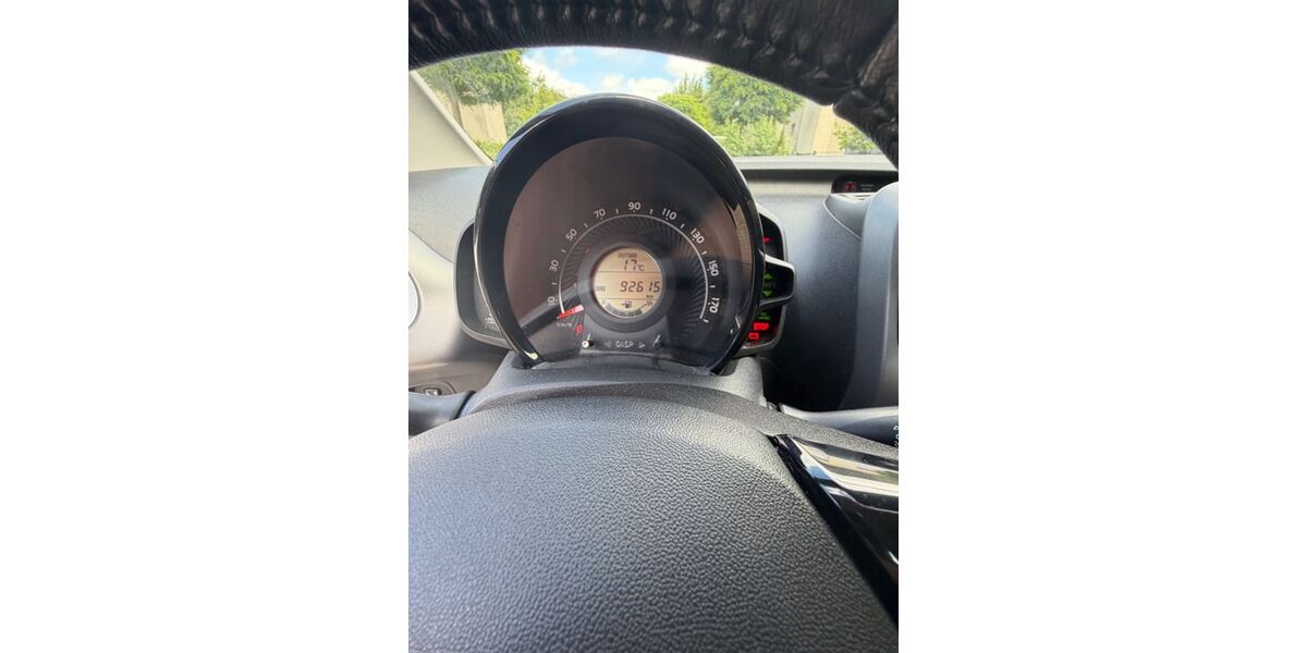 Toyota Aygo (X) 92.000 km 8.499 &euro; Kiel 24145