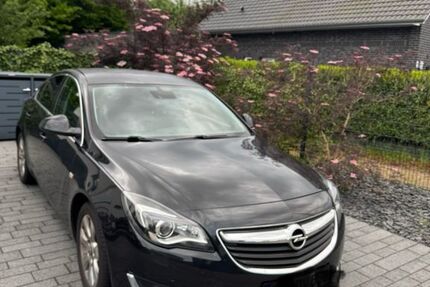 Opel Insignia 83.000 km 9.499 &euro; Neumünster 24537