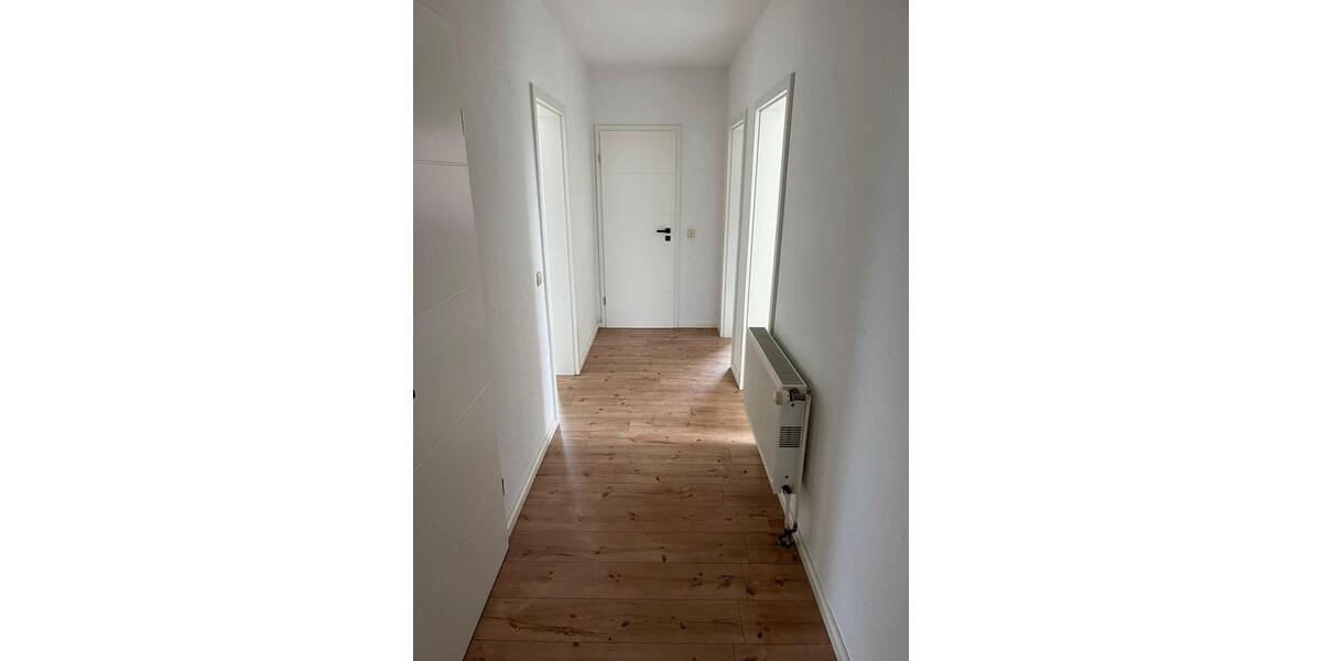 Dachgeschoßwohnung Hohenfelde - 4 Zimmer, 95 m&sup2;, 1.300&euro; | Angebot:25976380
