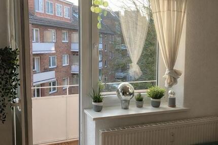 Saniert mit EBK und Süd-Balkon: Bestlage mit 3-Zimmer 3 zimmer