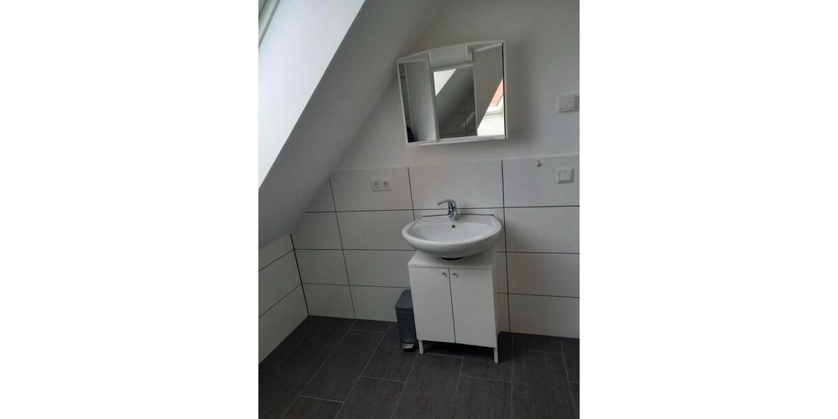 Dachgeschoßwohnung Büdelsdorf - 2 Zimmer, 38 m&sup2;, 478&euro; | Angebot:26399261