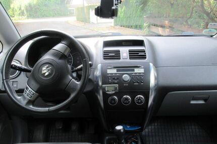 Suzuki SX4 132.000 km 4.250 € Kiel 24146