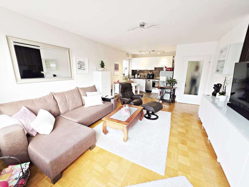 Wohnung zum Kaufen in Kiel 170.000 € 76 m²
