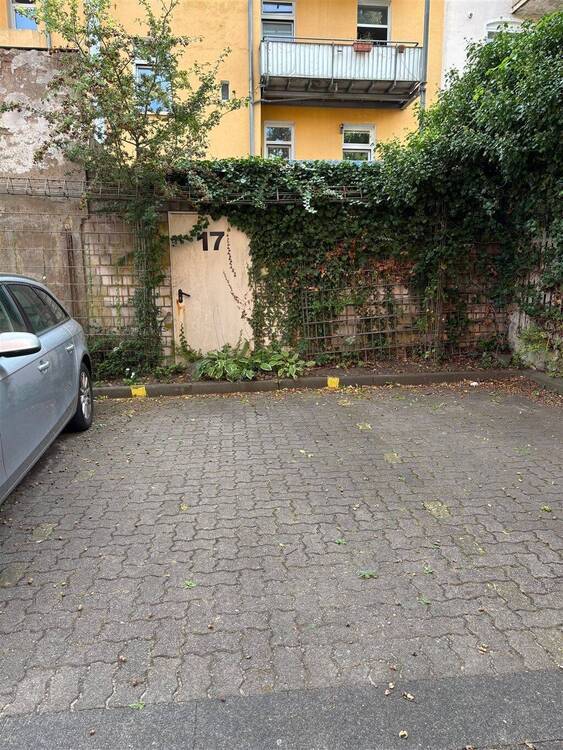 Zentrale 2-Zimmer-Whg. mit Balkon u. Stellplatz Adalbertstr. Kiel-Wik