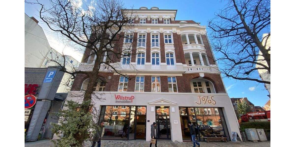 Helle, offene und topsanierte Altbauwohnung in der Holtenauer Straße mit 2 Balkonen 2 zimmer