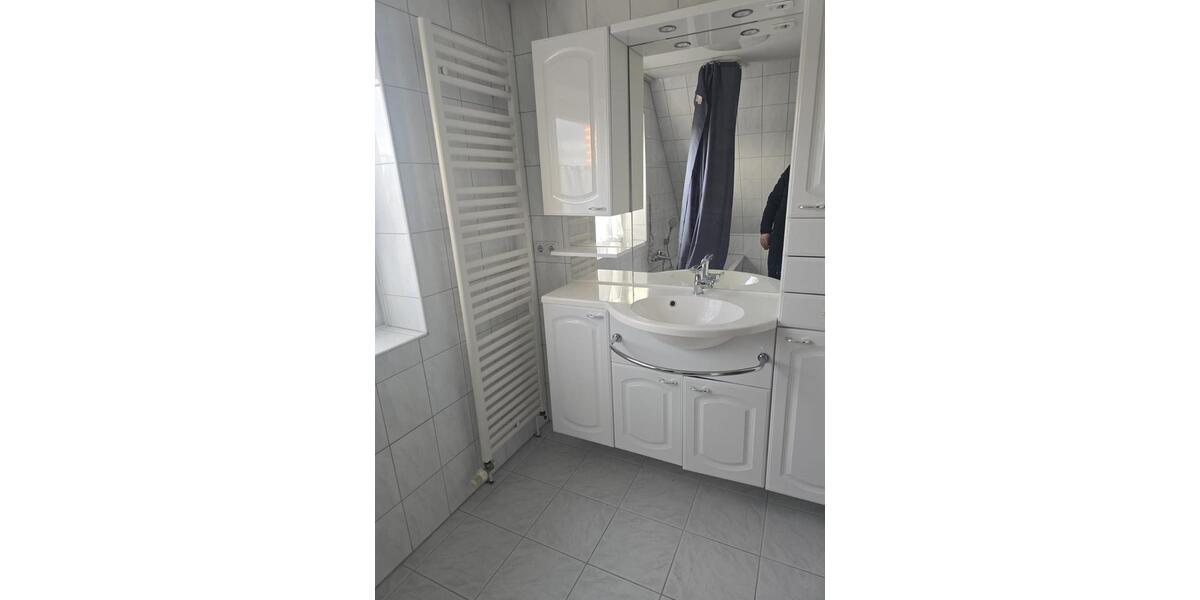 Einfamilienhaus mit Einliegerwohnung zum 01.02.26 zu vermieten 8 zimmer