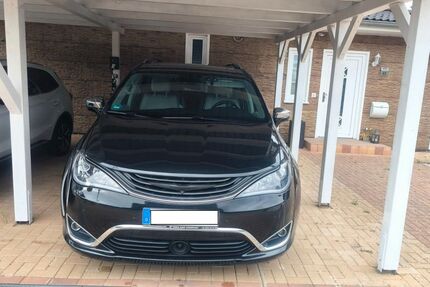 Chrysler Pacifica 106.000 km 23.800 &euro; Neumünster 24537