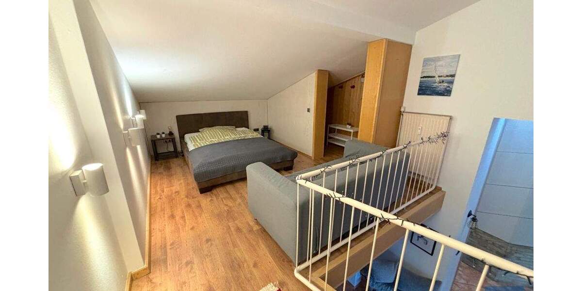 Etagenwohnung Kiel Altstadt - 3 Zimmer, 160 m&sup2;, 2.100&euro; | Angebot:23434051