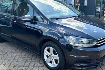 VW Touran 173.000 km 12.990 &euro; Neumünster 24536